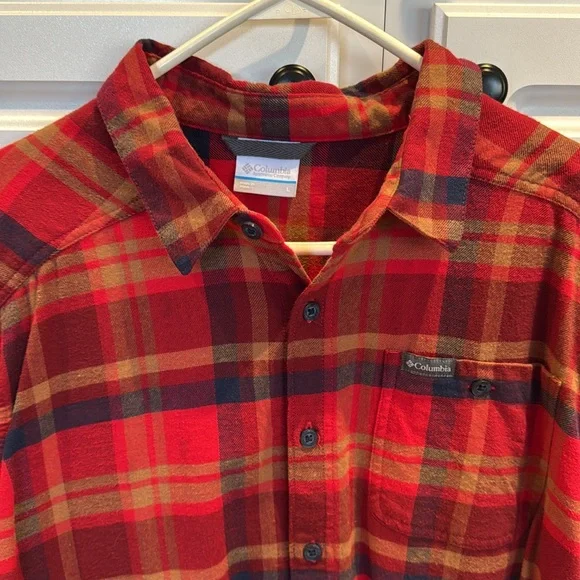 EUC Men’s Columbia Flannel button down. Size Large - Picture 2 of 4